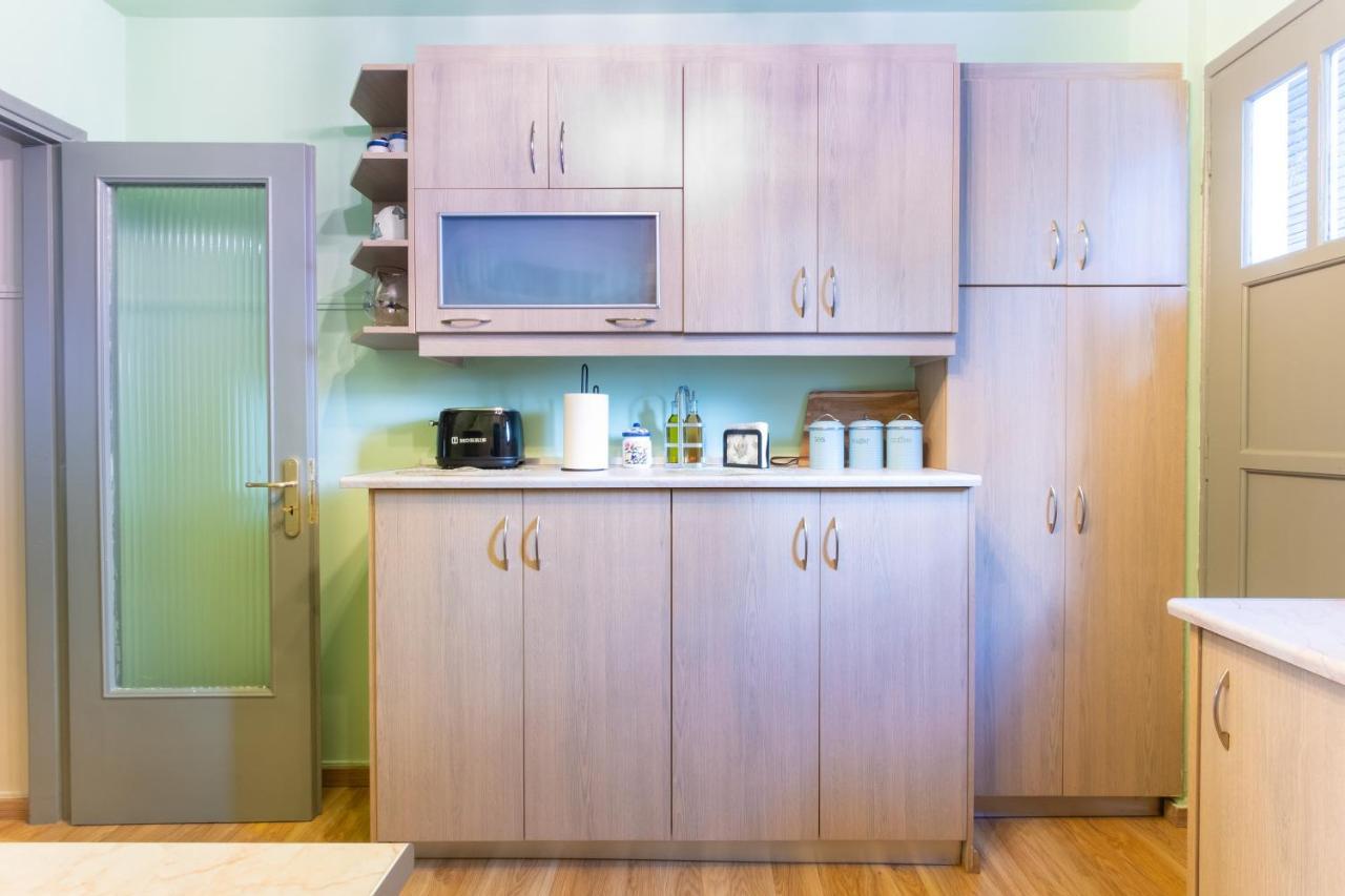 Vintage House Near Downtown Apartment Атина Екстериор снимка